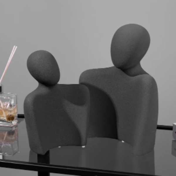 Abstracte Keramische Omhelzingssculptuur Een Tijdloos Symbool van Liefde & Verbondenheid-DeWoonVallei-Grijs-DeWoonVallei