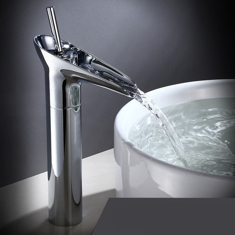 Antieke Messing Wastafelkraan met Watervaluitloop – Klassieke Luxe & Duurzaam Ontwerp-DeWoonVallei-Chroom Hoog-DeWoonVallei