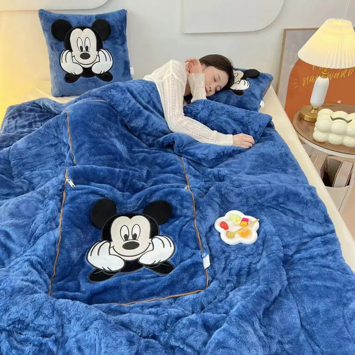 Arctic Velvet Deken- & Kussenset – 3D Geborduurd Design & Ultiem Warm Comfort-Home Decor-DeWoonVallei-Mickey-Enkel (105x145cm)-DeWoonVallei