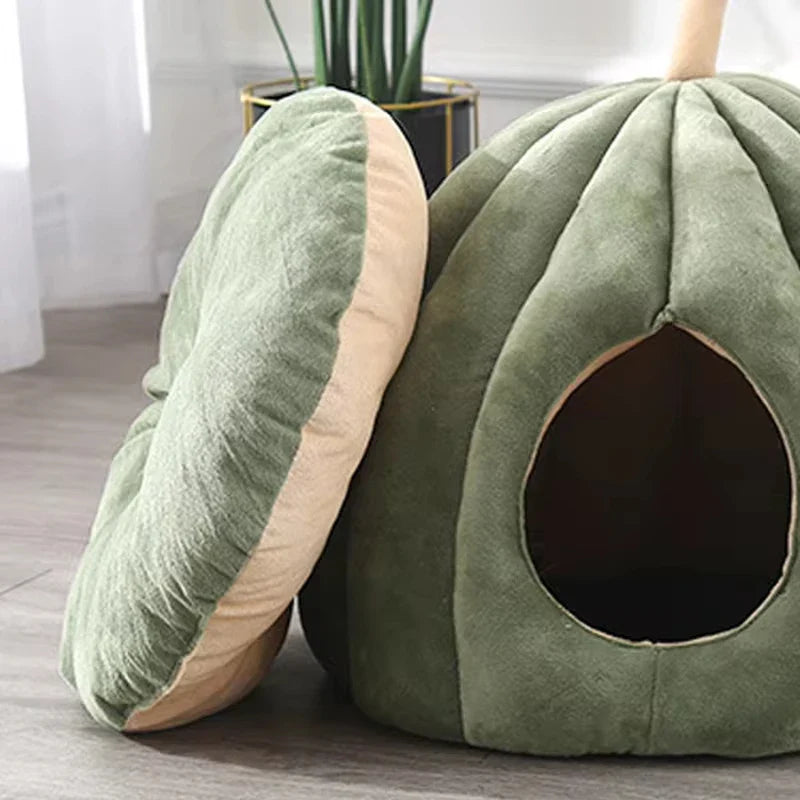 Knus Pompoen Kattenbed – Gesloten Ontwerp & Warm Comfort voor de Winter-Pet beds-DeWoonVallei-DeWoonVallei