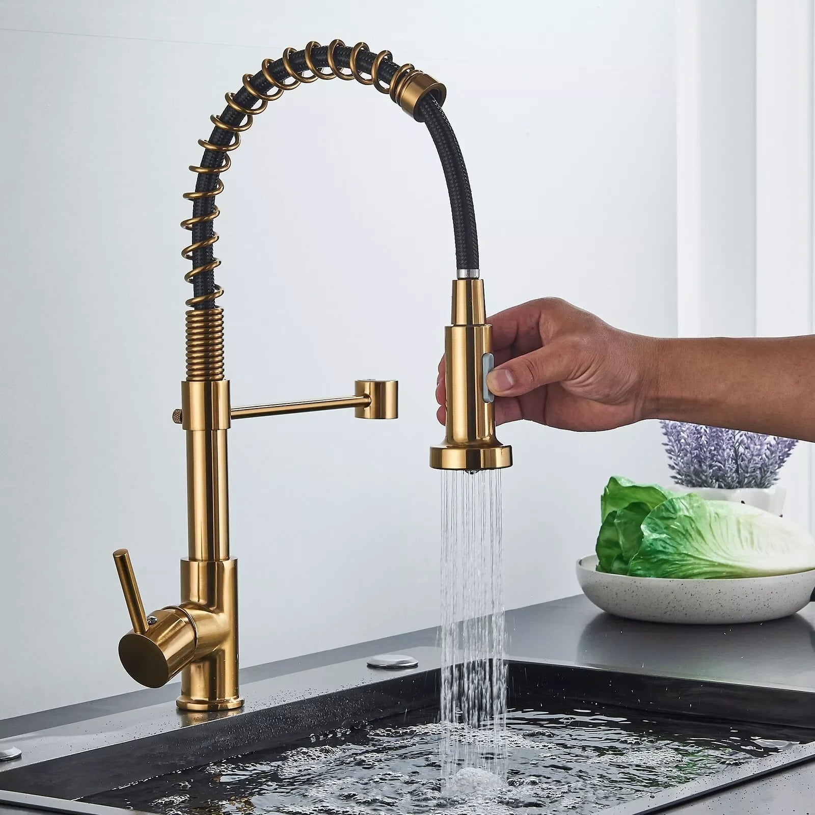 Professionele Keukenkraan met Uittrekbare Sproeikop – RVS Design voor Flexibiliteit & Stijl-DeWoonVallei-DeWoonVallei