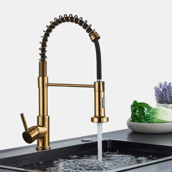 Professionele Keukenkraan met Uittrekbare Sproeikop – RVS Design voor Flexibiliteit & Stijl-DeWoonVallei-Goud-DeWoonVallei