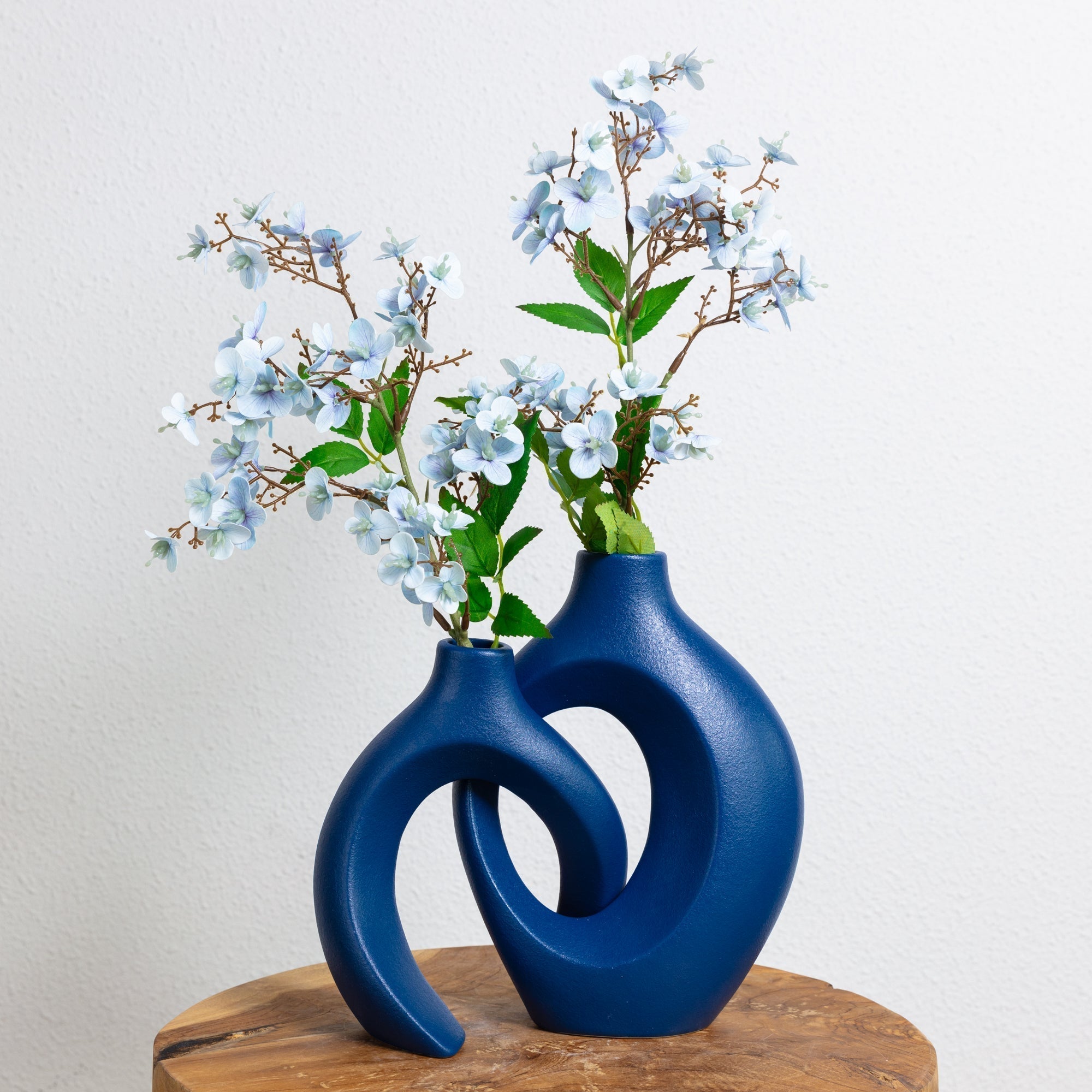 Verweven Keramische Bloemenvaas met Sculpturaal Ontwerp voor Artistiek en Elegant Woondecor-DeWoonVallei-Blauw-DeWoonVallei