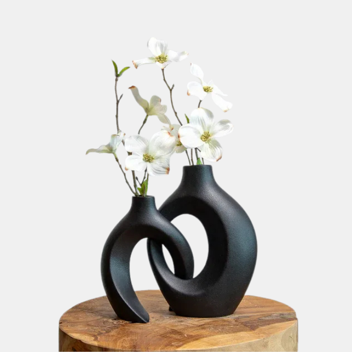 Verweven Keramische Bloemenvaas met Sculpturaal Ontwerp voor Artistiek en Elegant Woondecor-DeWoonVallei-Zwart-DeWoonVallei