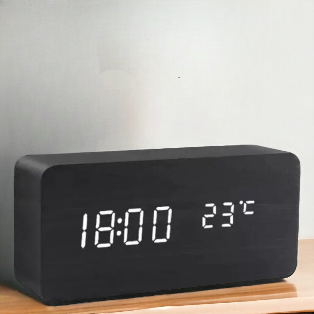 Wekker met Houtlook en LED-display, Spraakbesturing en Instelbare Helderheid voor een Moderne, Natuurlijke Uitstraling-DeWoonVallei-DeWoonVallei