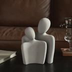 Abstracte Keramische Omhelzingssculptuur Een Tijdloos Symbool van Liefde & Verbondenheid-DeWoonVallei-DeWoonVallei