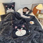 Arctic Velvet Deken- & Kussenset – 3D Geborduurd Design & Ultiem Warm Comfort-Home Decor-DeWoonVallei-Kat-Enkel (105x145cm)-DeWoonVallei