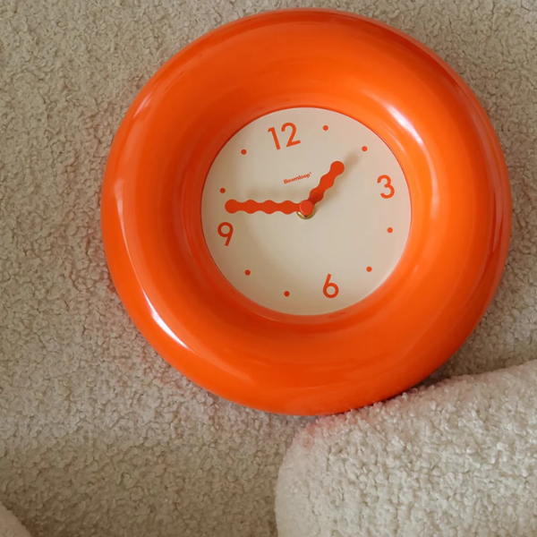 Bagel Wandklok Retro Minimalistisch Ontwerp voor Speelse Huisdecoratie-Clocks-DeWoonVallei-Oranje-DeWoonVallei