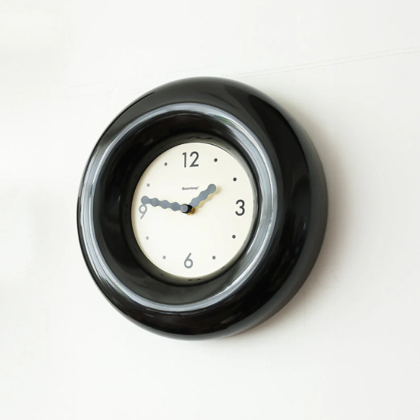 Bagel Wandklok Retro Minimalistisch Ontwerp voor Speelse Huisdecoratie-Clocks-DeWoonVallei-Zwart-DeWoonVallei