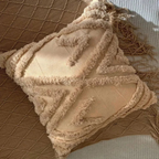 Boho Geborduurde Kussenhoes met Handgemaakt Detail voor Elegantie en Comfort-Cushion Cover-DeWoonVallei-DeWoonVallei