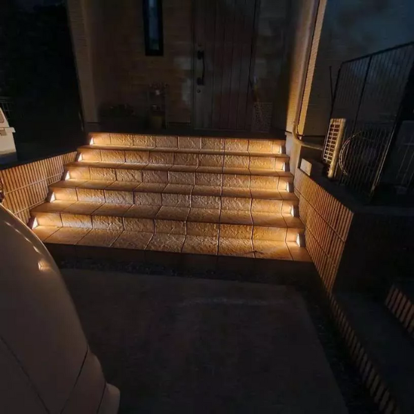 Buiten Solar Trapverlichting Stijlvolle Energiezuinige Verlichting voor Veilige Paden-DeWoonVallei-DeWoonVallei