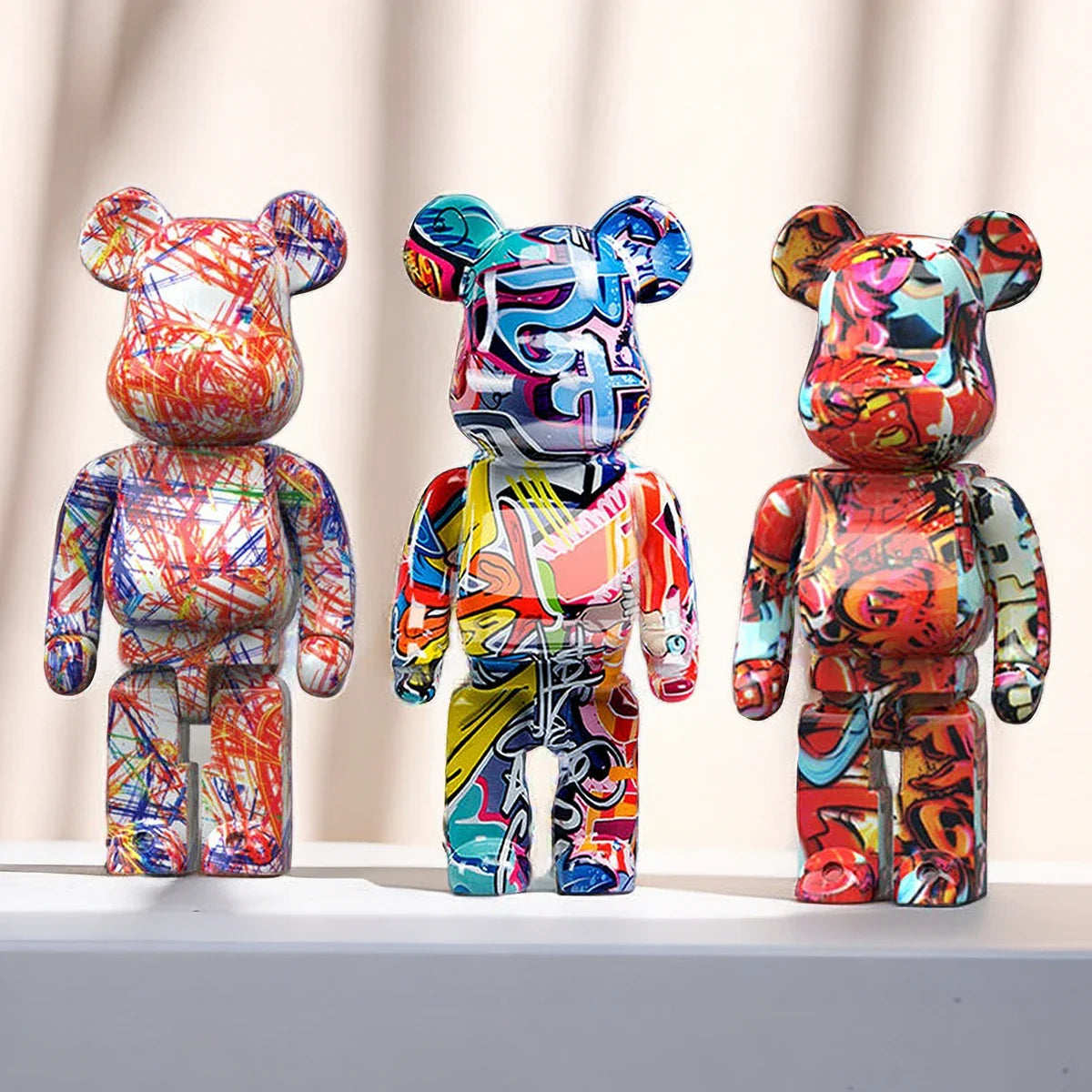 Decoratieve Beer Figurine – Kleurrijk Design & Speelse Woondecoratie-Figurines-DeWoonVallei-DeWoonVallei
