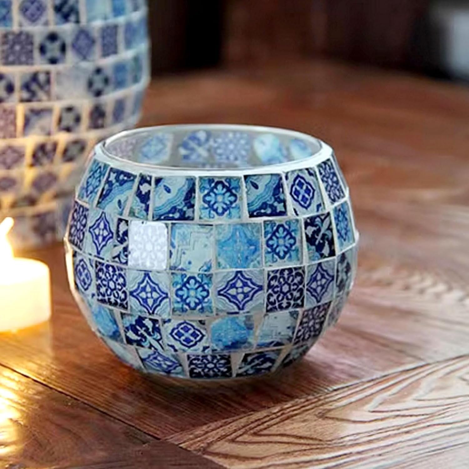 Decoratieve Glazen Kandelaar – Kleurrijk Handgemaakt Mozaïekontwerp voor Warme Sfeerverlichting-Home & Garden-DeWoonVallei-Stijl 02-DeWoonVallei