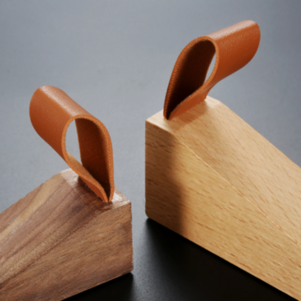 Deurstop van Natuurlijk Hout Minimalistisch Scandinavisch Design voor Moderne Interieurs-Door Stops-DeWoonVallei-DeWoonVallei