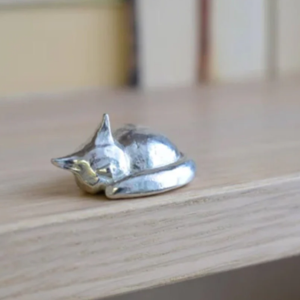 Familiebeeld Elegante Minimalistische Woondecoratie-Decorations-DeWoonVallei-Extra - Kat-DeWoonVallei