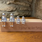 Familiebeeld Elegante Minimalistische Woondecoratie-Decorations-DeWoonVallei-Volwassenen x 2 + kinderen x 2-DeWoonVallei