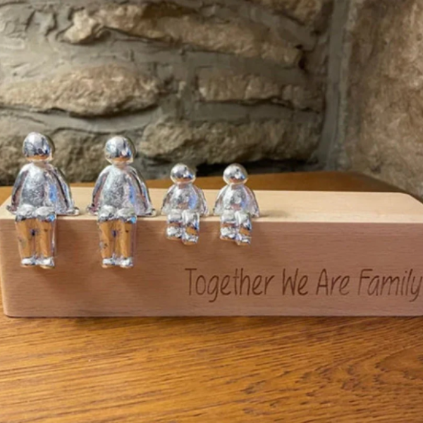 Familiebeeld Elegante Minimalistische Woondecoratie-Decorations-DeWoonVallei-Volwassenen x 2 + kinderen x 2-DeWoonVallei