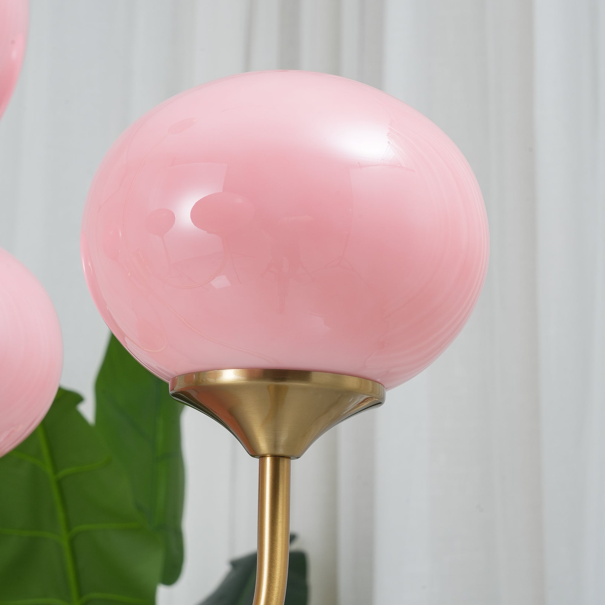 Glazen Plafondlamp met Gouden Afwerking – Modern Marshmallow Design voor Luxe en Speelse Verlichting-Ceiling Lamp-DeWoonVallei-DeWoonVallei