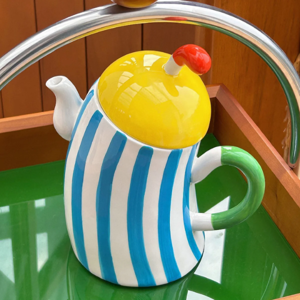 Handgemaakte Keramische Theepot met Taillehandgreep voor Elegante Theesessies-Teapot-DeWoonVallei-DeWoonVallei