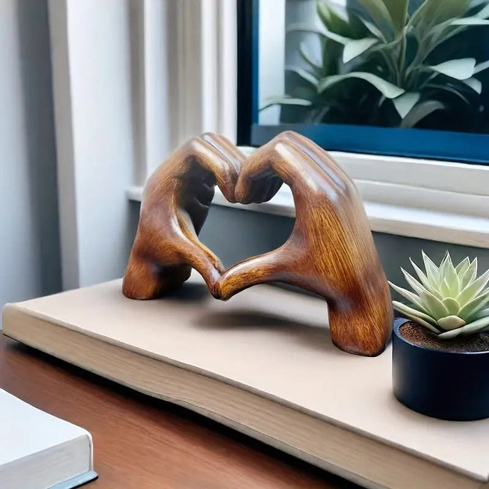 Houten Hartvorm Sculptuur – Romantisch Decoratief Kunstwerk met Warme Uitstraling-Home & Decor-DeWoonVallei-DeWoonVallei
