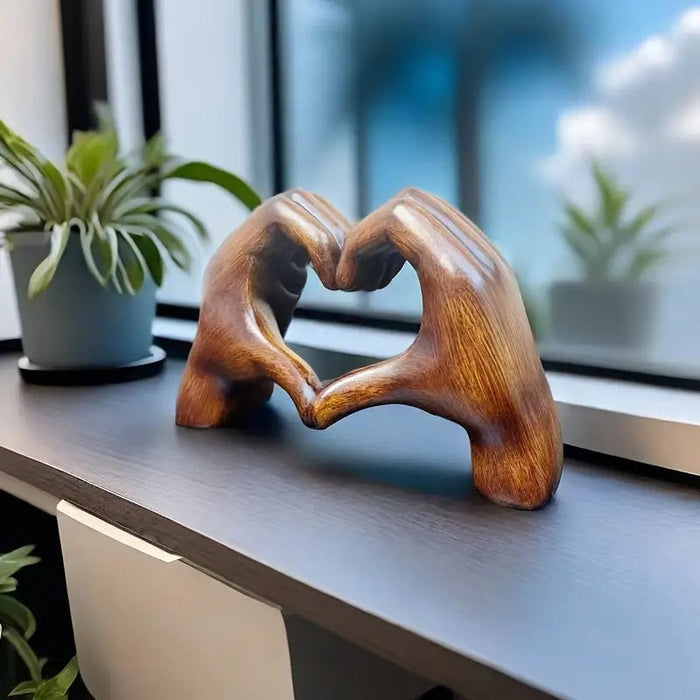 Houten Hartvorm Sculptuur – Romantisch Decoratief Kunstwerk met Warme Uitstraling-Home & Decor-DeWoonVallei-DeWoonVallei