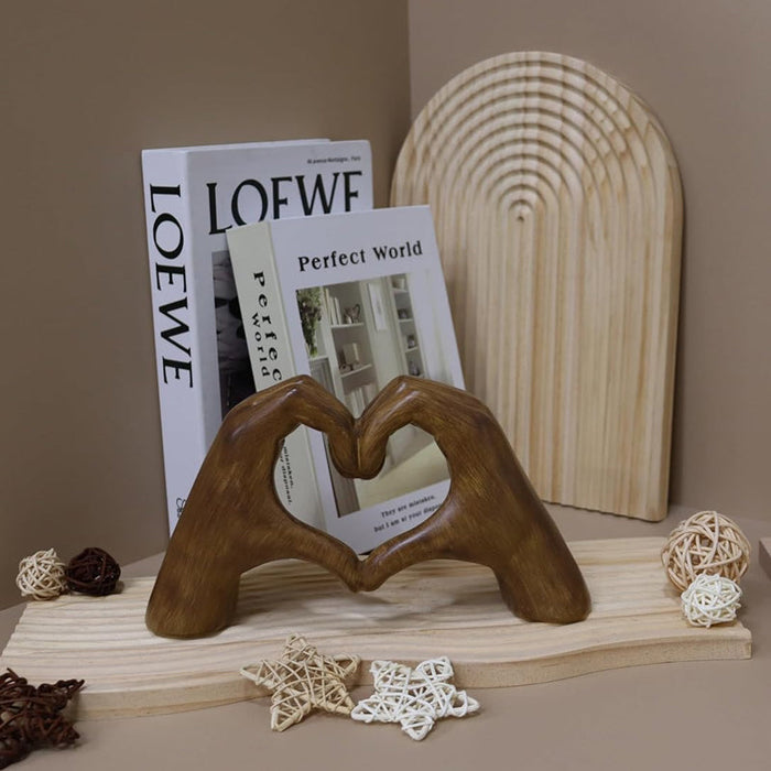 Houten Hartvorm Sculptuur – Romantisch Decoratief Kunstwerk met Warme Uitstraling-Home & Decor-DeWoonVallei-DeWoonVallei