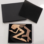 Houten Hondenbeeldje Handgesneden Rustieke Stijl Symbool van Loyaliteit-Decoratie-DeWoonVallei-DeWoonVallei