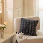 Luxe Zachte Faux Fur Wave Kussenhoes voor Comfort en Stijl-Cushions-DeWoonVallei-DeWoonVallei
