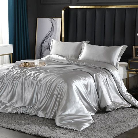 Luxe Zijde Dekbedovertrekset – Natuurlijke Zijde voor Zijdezacht Comfort en Tijdloze Slaapervaring-Duvet Cover-DeWoonVallei-Zilver-150cm hoeslaken + Dekbed 200x 230cm + 2x kussensloop-DeWoonVallei