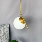 Minimalistische Hanglamp Licht Frosted Glazen Bol Verstelbare Gouden Afwerking Elegante Sfeer-Hanging Lamp-DeWoonVallei-DeWoonVallei