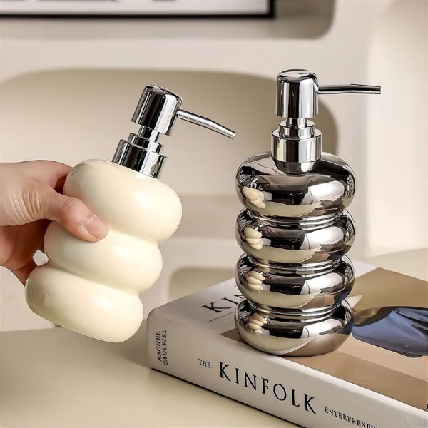 Minimalistische Zeepdispenser Strak Ontwerp, Gemakkelijk in Gebruik, Stijlvol voor Op Het Aanrecht-Bathroom Accessories-DeWoonVallei-DeWoonVallei