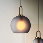 Moderne glazen bol hanglamp met messing fitting Elegante sfeerverlichting voor thuis-Hanging Lamp-DeWoonVallei-Ash Frosted Glas-Bol Klein 20 cm-DeWoonVallei