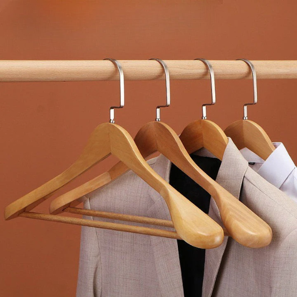 Premium Houten Kledinghangers Elegante Ontwerp voor Klerenkast Organisatie-Hangers in clothing-DeWoonVallei-Ceder-DeWoonVallei