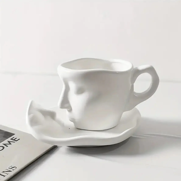 Romantische Keramische Koffiekop en Schotel Set Elegant Ontwerp voor Intieme Momenten-Drinkware-DeWoonVallei-90 ml-Wit-DeWoonVallei