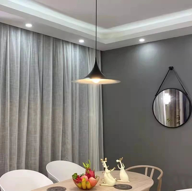 Scandinavische Hanglamp met Brede Kap – Minimalistisch Ontwerp met Warme en Gezellige Verlichting-Ceiling Lamp-DeWoonVallei-DeWoonVallei