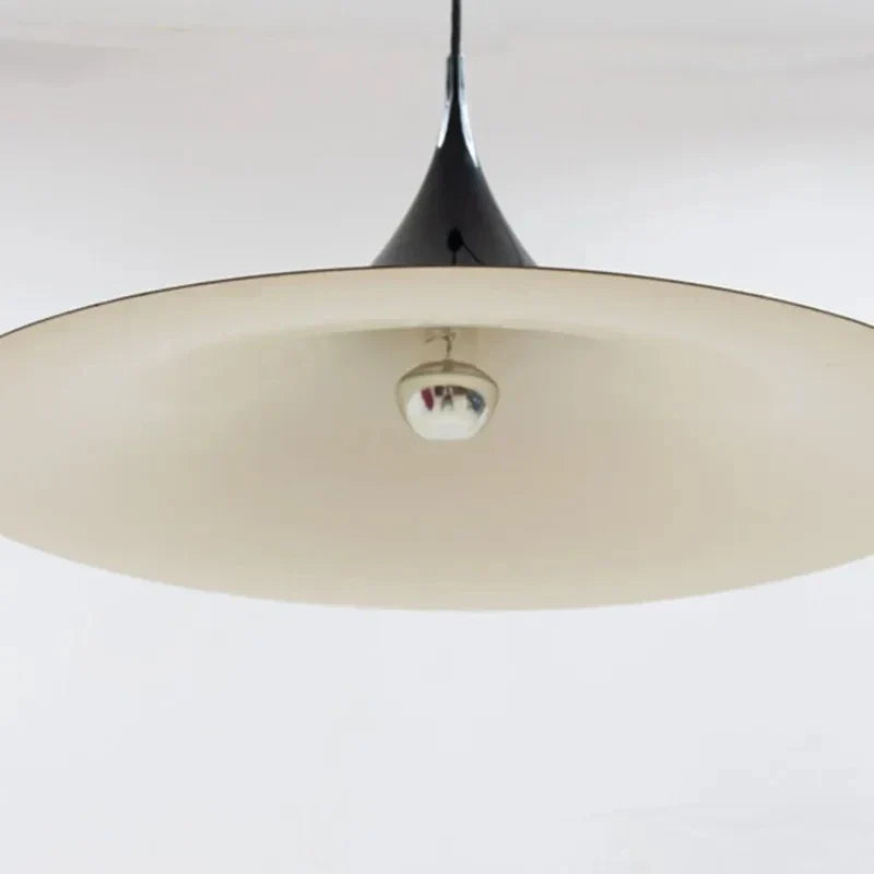 Scandinavische Hanglamp met Brede Kap – Minimalistisch Ontwerp met Warme en Gezellige Verlichting-Ceiling Lamp-DeWoonVallei-DeWoonVallei