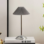Tafellamp met geplooide stoffen kap en messing afwerking voor warme sfeerverlichting-Table Lamps-DeWoonVallei-Grijze Lampenkap + Zilveren Voet-DeWoonVallei