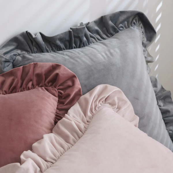 Velvet Ruffle Kussenhoes Zachte Textuur Stijlvol Comfort-Cushions-DeWoonVallei-DeWoonVallei