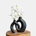 Verweven Keramische Bloemenvaas met Sculpturaal Ontwerp voor Artistiek en Elegant Woondecor-DeWoonVallei-Zwart-DeWoonVallei